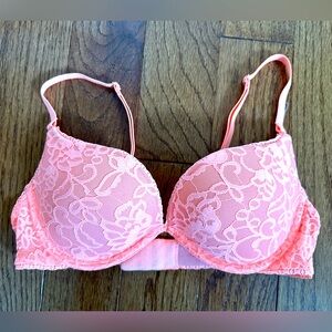 Gorgeous Victoria’s Secret Sexy Little Things Push Up Bra